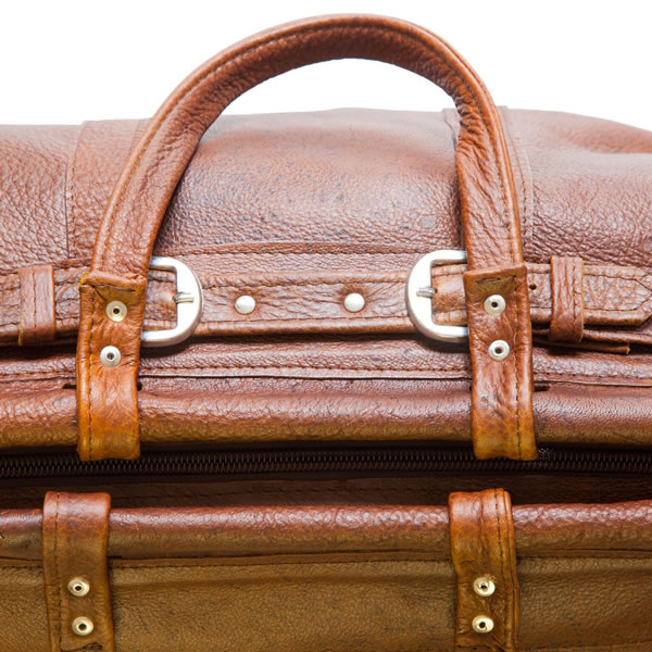 Clarins Leather Travel Bag - Image 3
